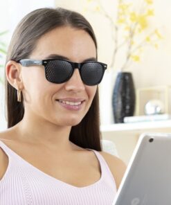 Очила с дупки за подобряване на зрението InnovaGoods