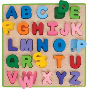 Детски дървен пъзел с букви на английски език Bigjigs