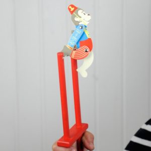 Дървена детска акробатична играчка Маймунка Rex London