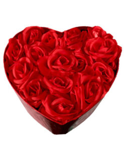 Ръчно изработена кутия сърце с вечни рози
