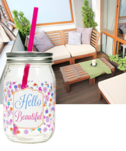 Стъклено бурканче с надпис и сламка