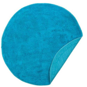 Кръгло килимче за пред баня в син цвят