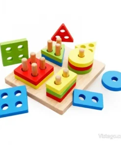 Дървена играчка за нанизване с форми