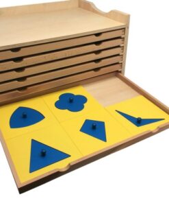 Монтесори геометричен шкаф