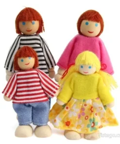 Семейство дървени кукли за ролеви игри