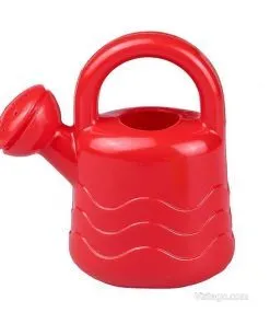 Лейка играчка за весели игри навън